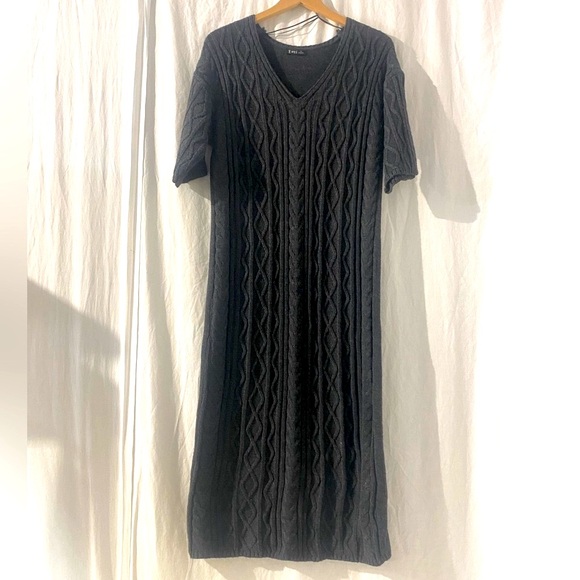 NEW-VERY J CABLE KNIT GRAY SWEATER DRESS. Tag says Sm but can also fit Medium. - Picture 1 of 7